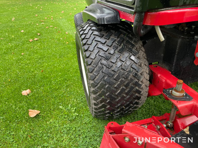 Åkgräsklippare Toro 3400D med hytt