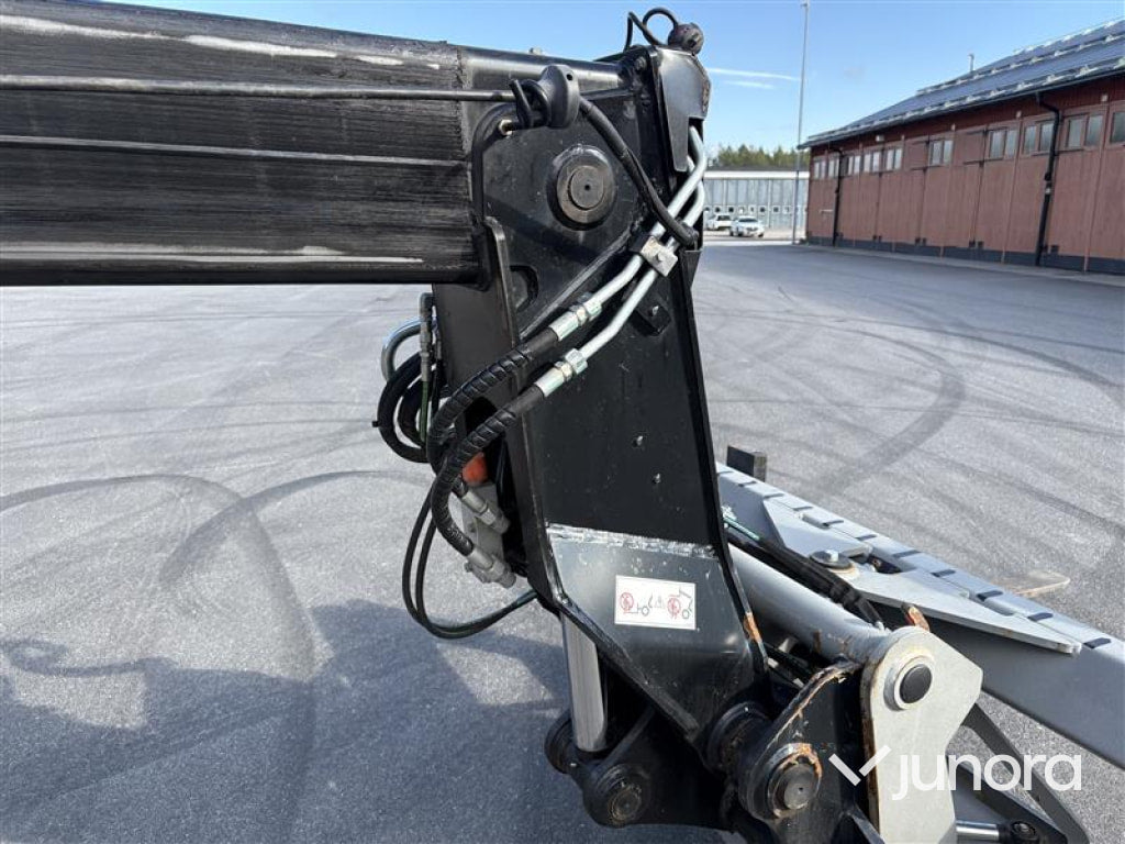 Teleskoplastare MANITOU  MT 1840 HA ST4 - flera tillbehör & redskap