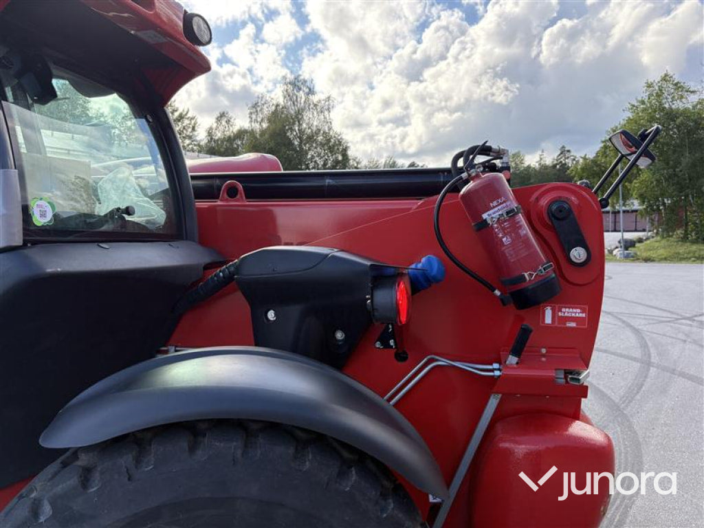 Teleskoplastare MANITOU  MT 1840 HA ST4 - flera tillbehör & redskap