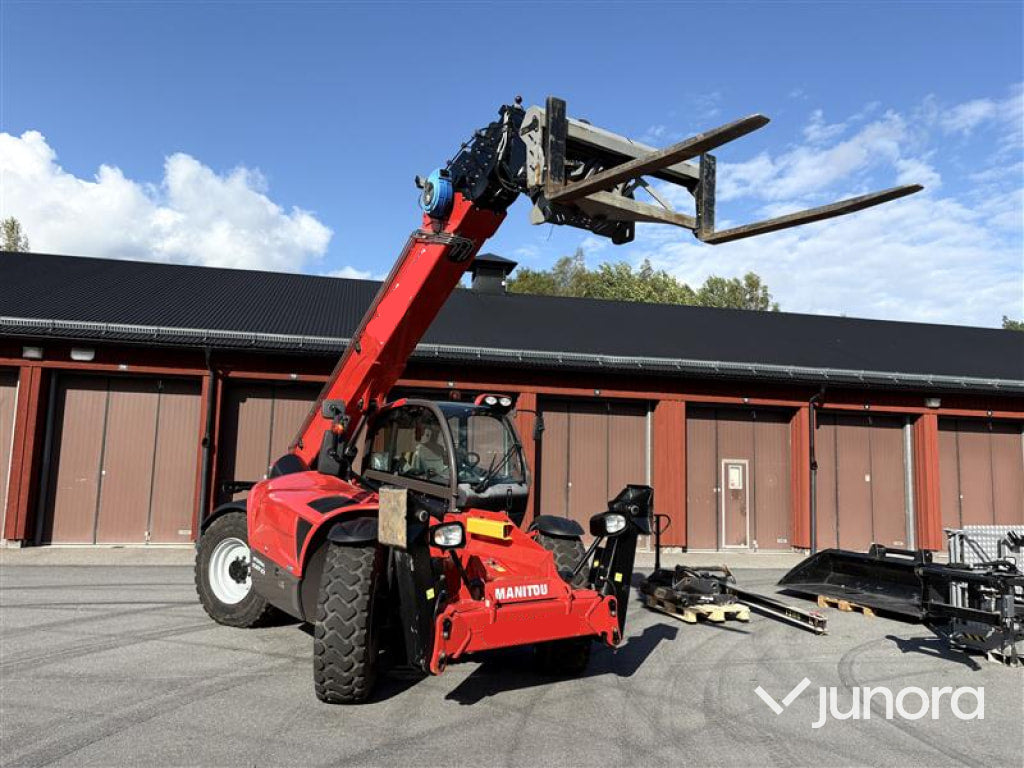 Teleskoplastare MANITOU  MT 1840 HA ST4 - flera tillbehör & redskap