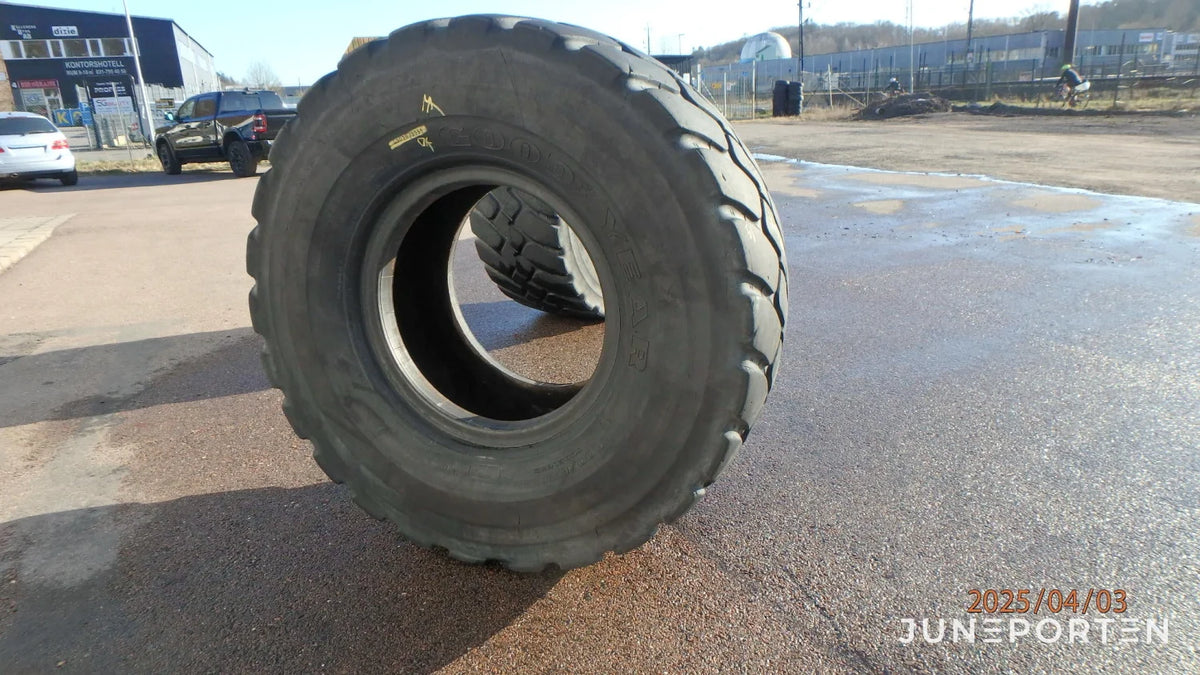 2st Begagnade Lastmaskinsdäck GoodYear GP3D 600/65R25*L3