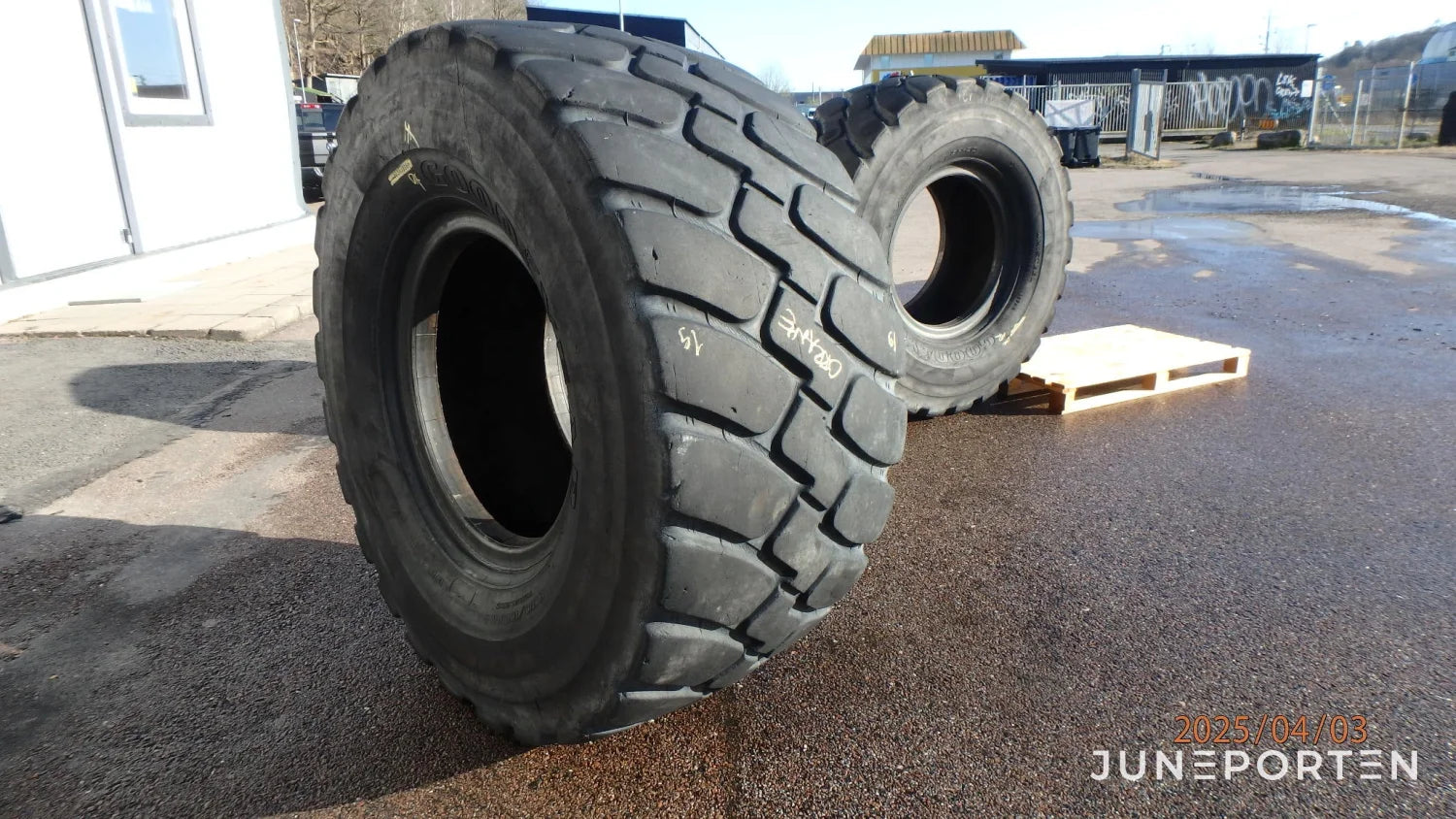 2st Begagnade Lastmaskinsdäck GoodYear GP3D 600/65R25*L3