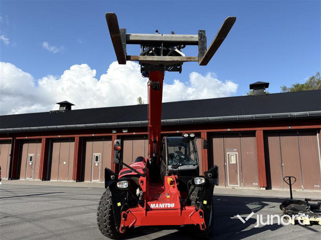 Teleskoplastare MANITOU  MT 1840 HA ST4 - flera tillbehör & redskap