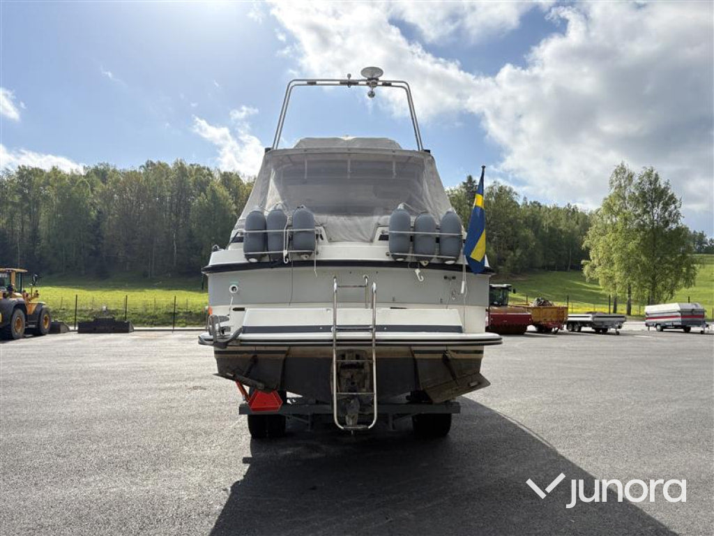 Båt med trailer - Tresfjord, 33 Cabin Cruiser