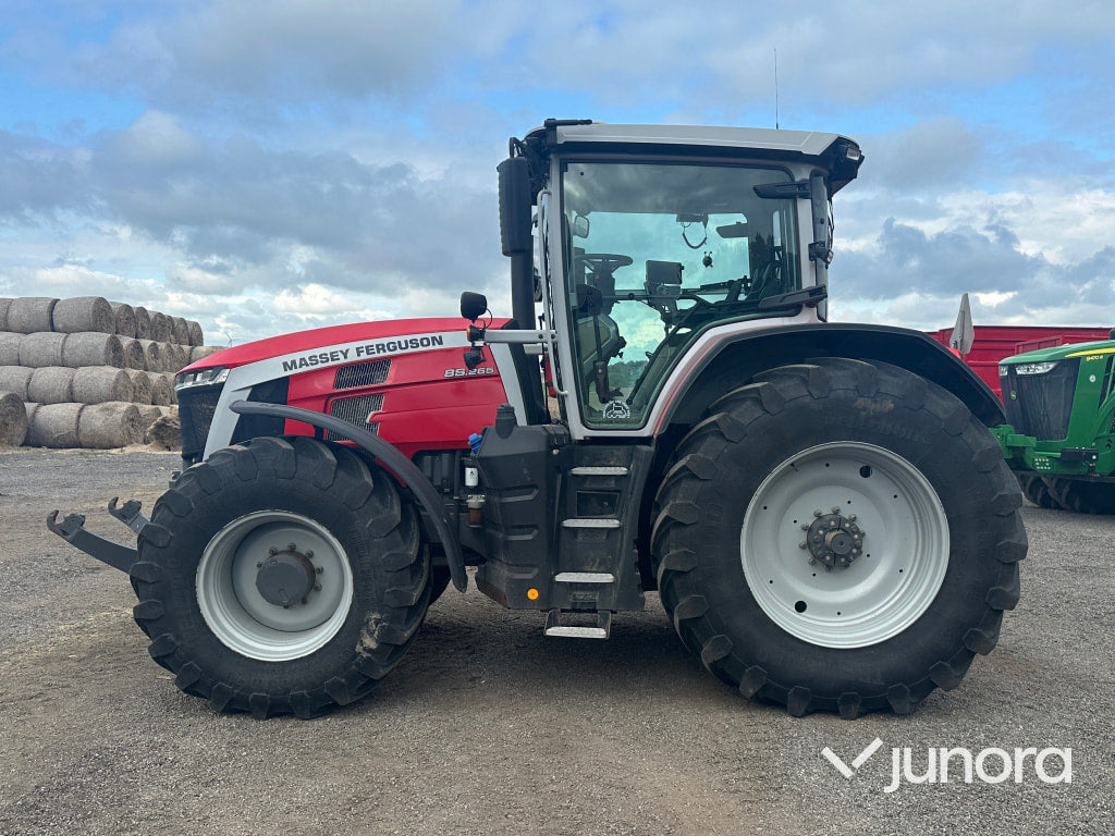 Traktor med fronlyft - Massey Ferguson, MF8S.265