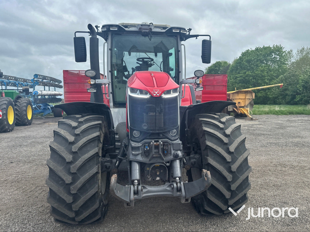 Traktor med fronlyft - Massey Ferguson, MF8S.265