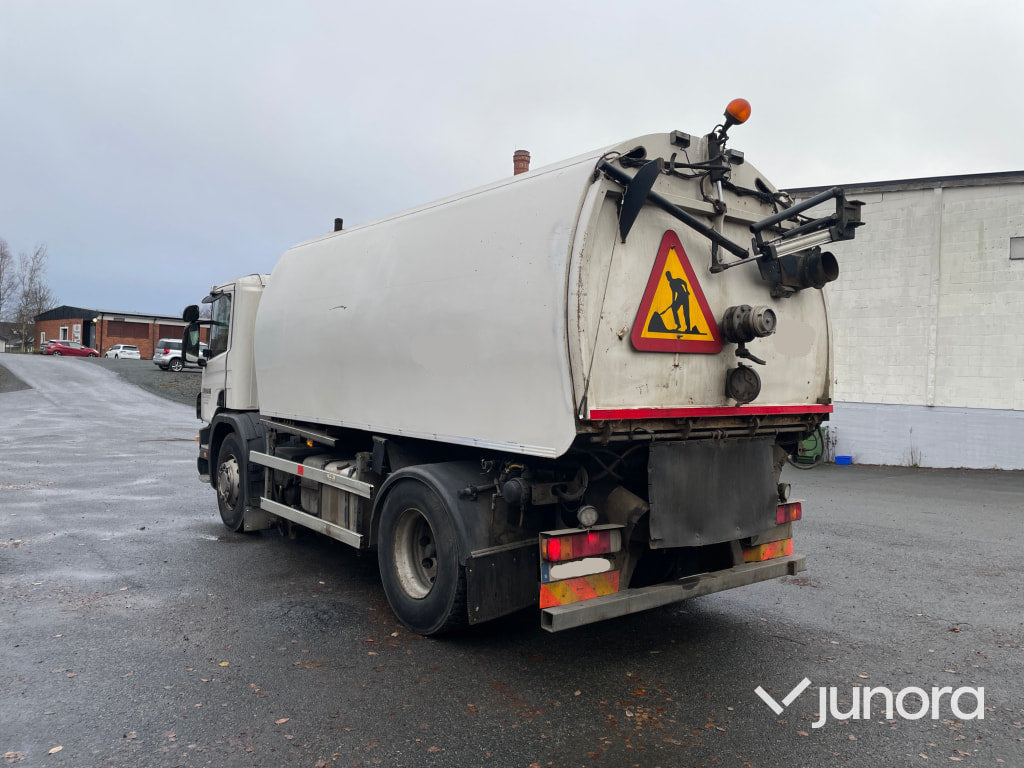 Sop och Uppsamlarbil Scania 94D / 260