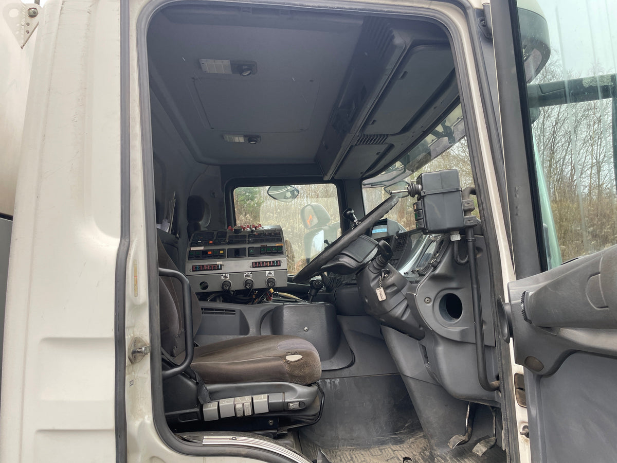 Sop och Uppsamlarbil Scania 94D / 260