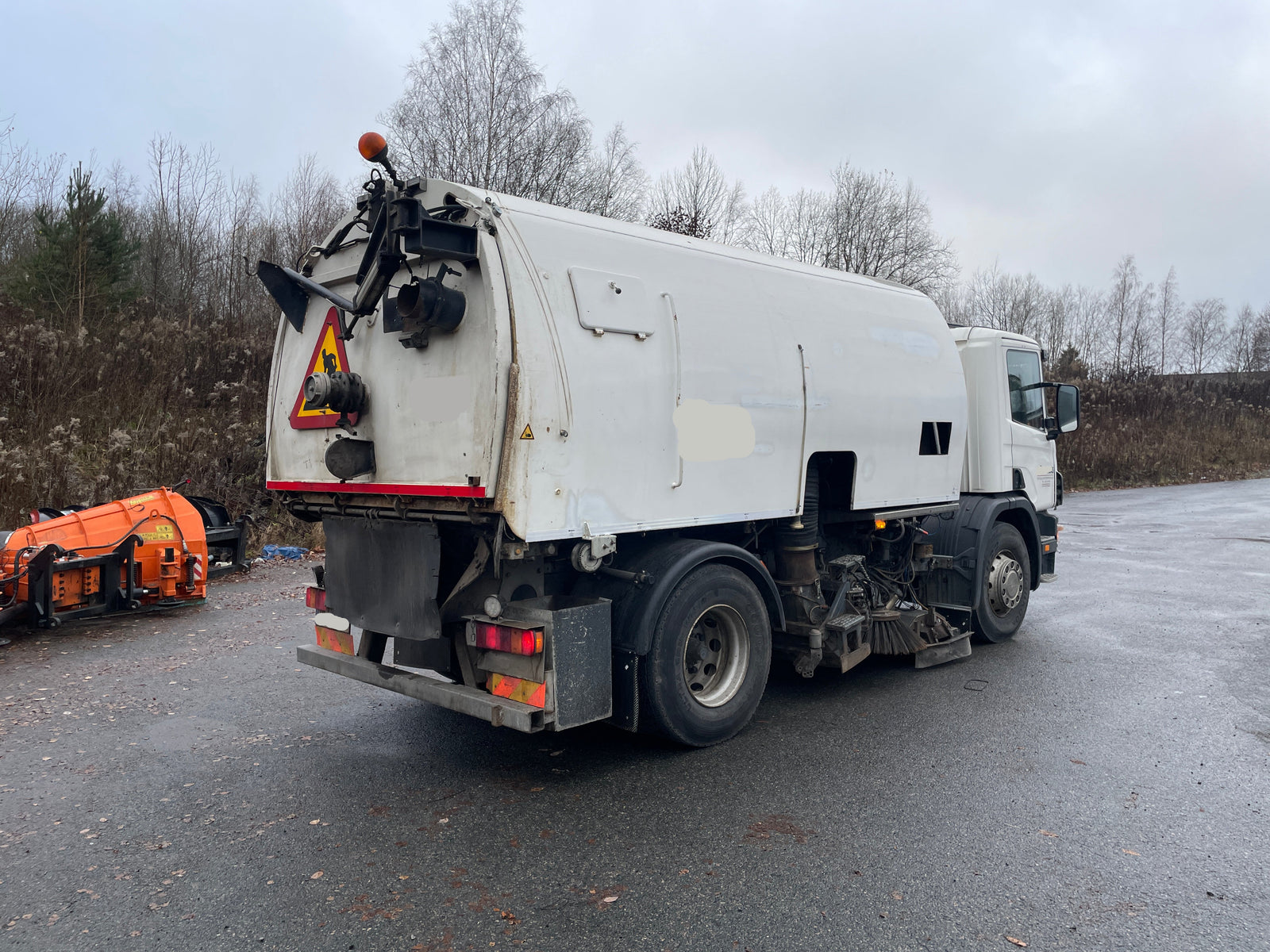 Sop och Uppsamlarbil Scania 94D / 260