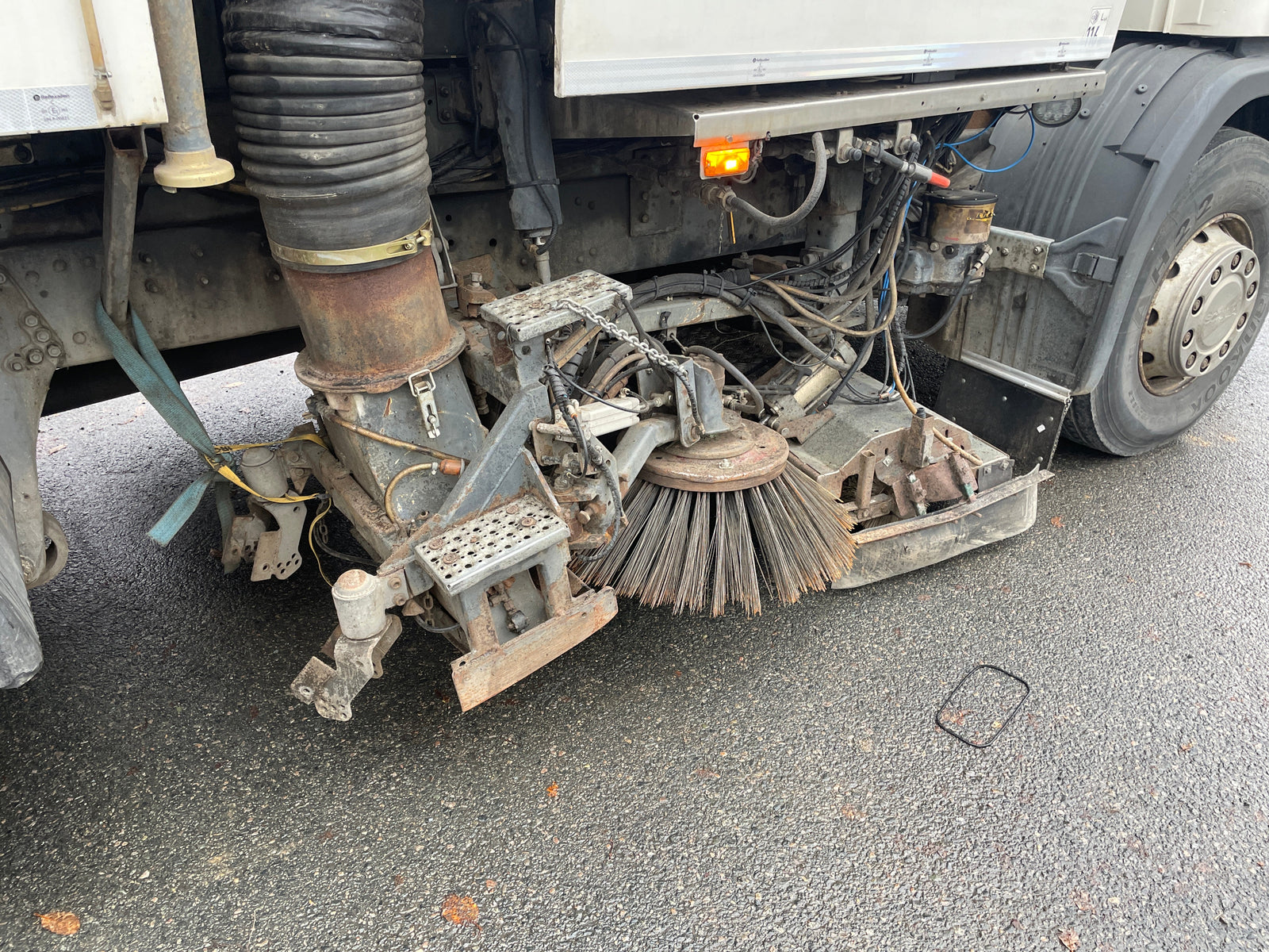 Sop och Uppsamlarbil Scania 94D / 260