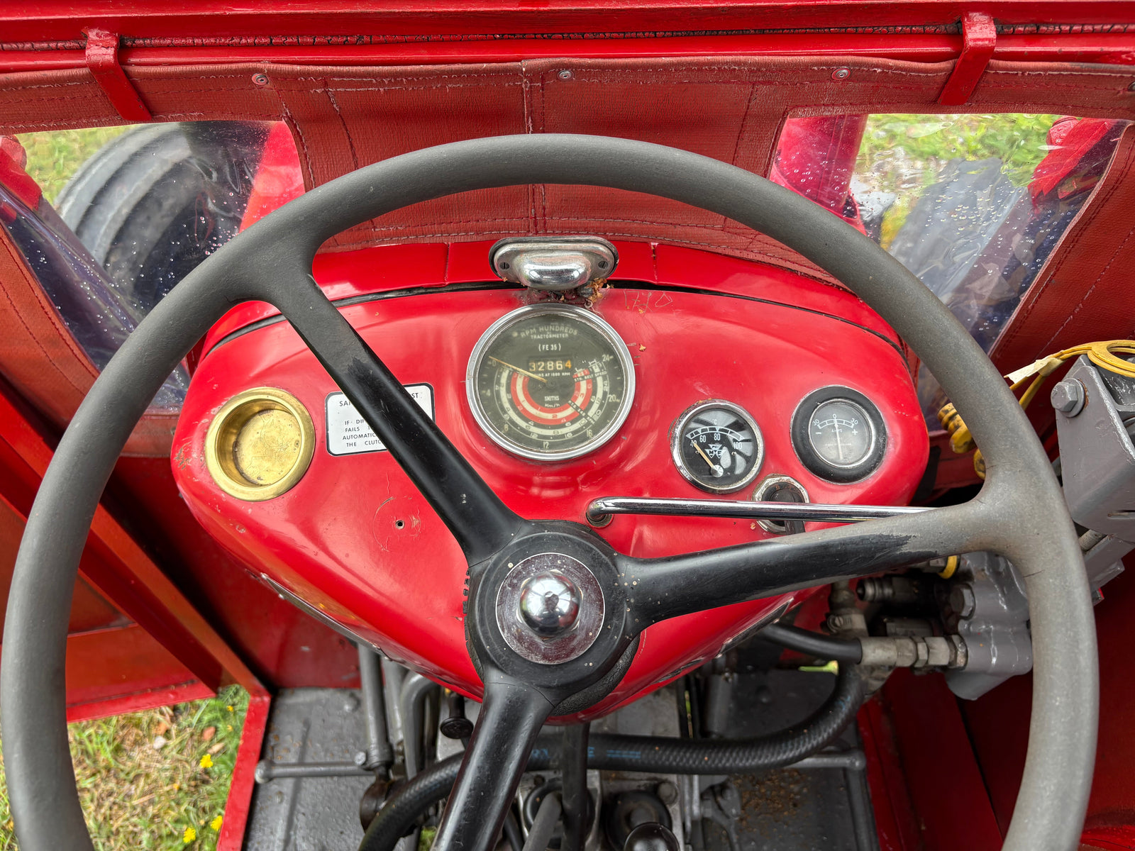 Nyrenoverad Massey Ferguson 35-X