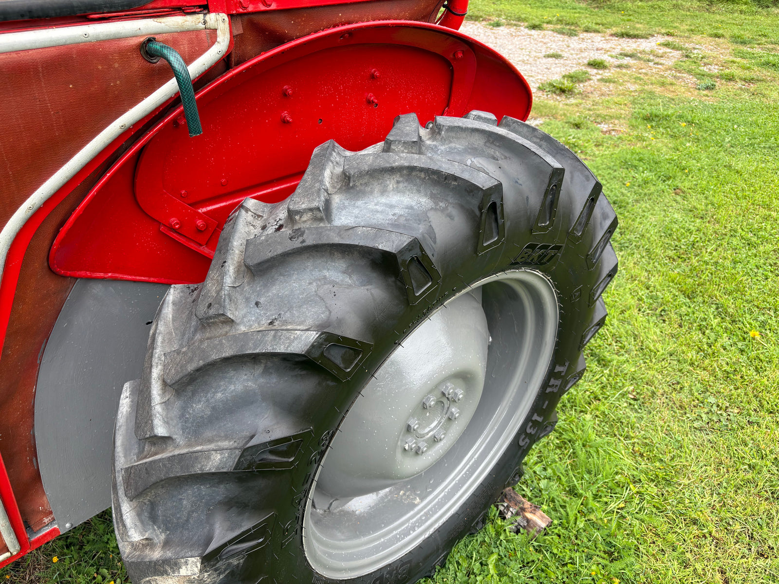 Nyrenoverad Massey Ferguson 35-X