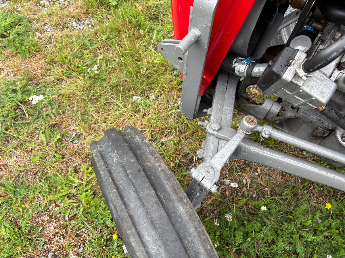 Nyrenoverad Massey Ferguson 35-X