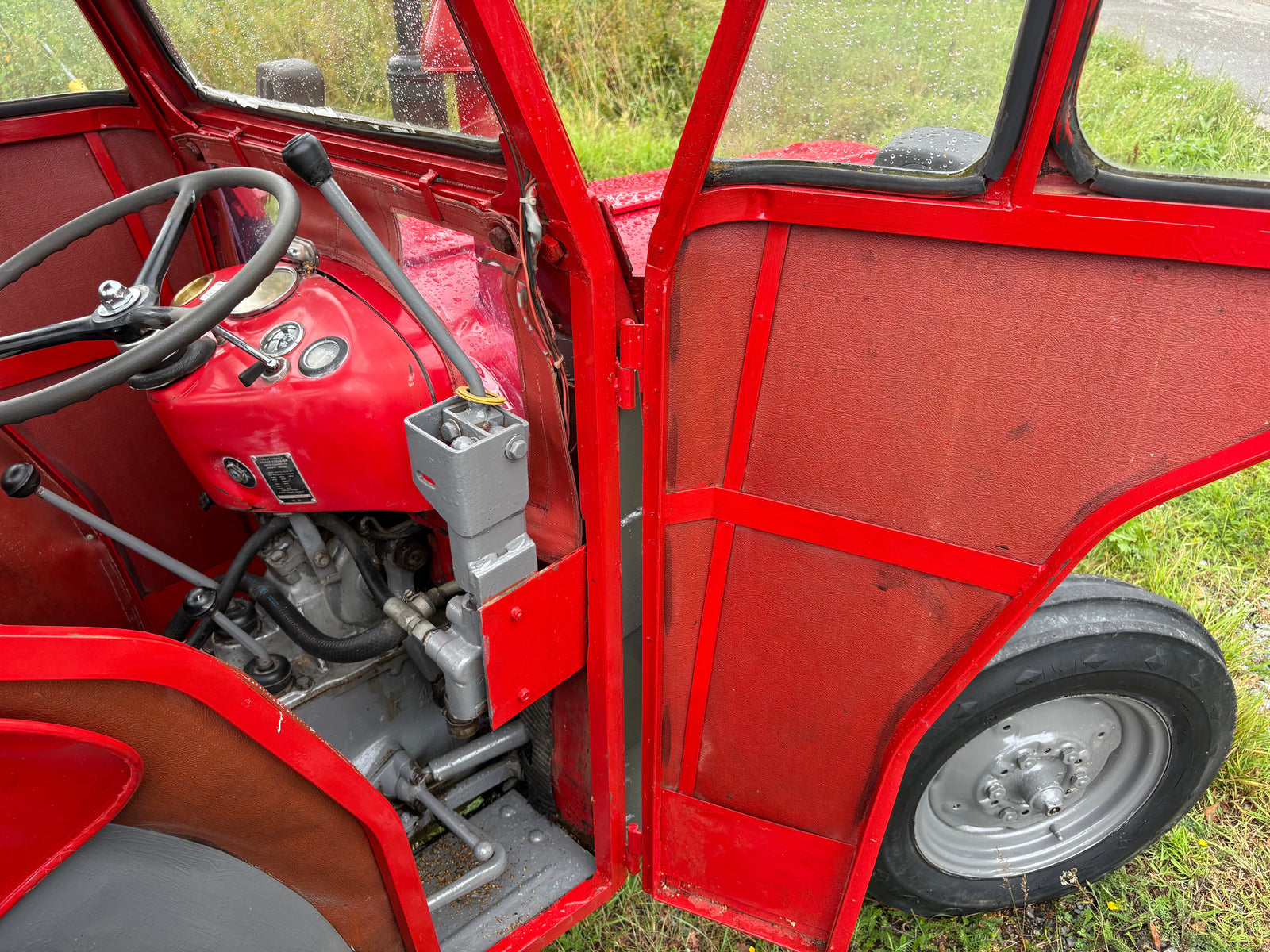 Nyrenoverad Massey Ferguson 35-X