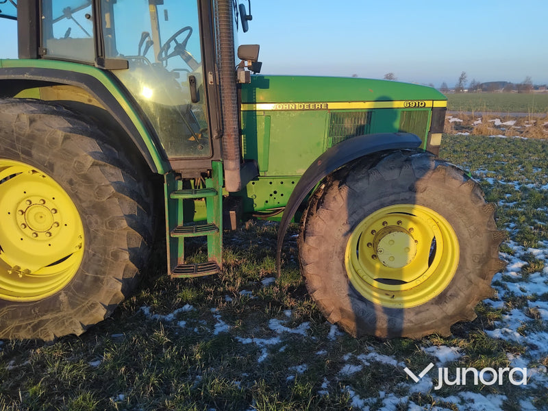 Traktor - John Deere, 6910