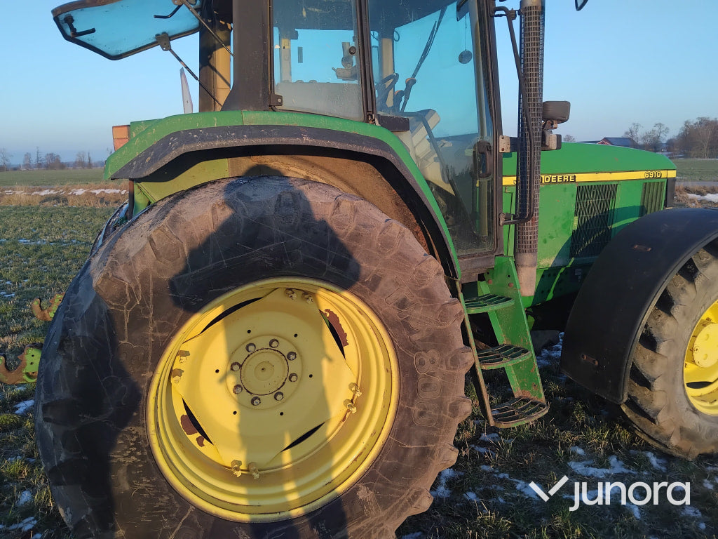 Traktor - John Deere, 6910