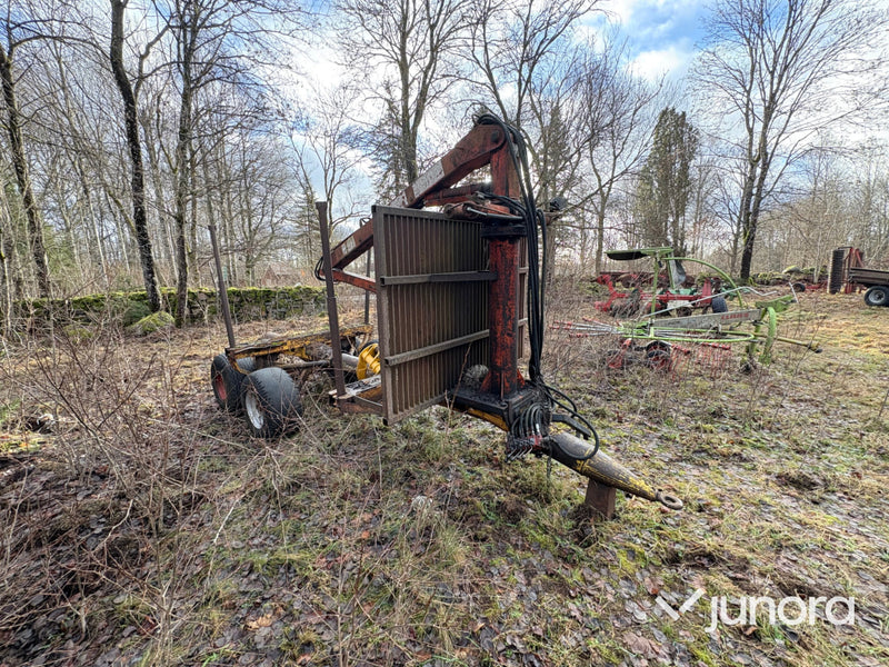 Skogsvagn med kran - Moheda FMV 2200, enkelteleskopisk