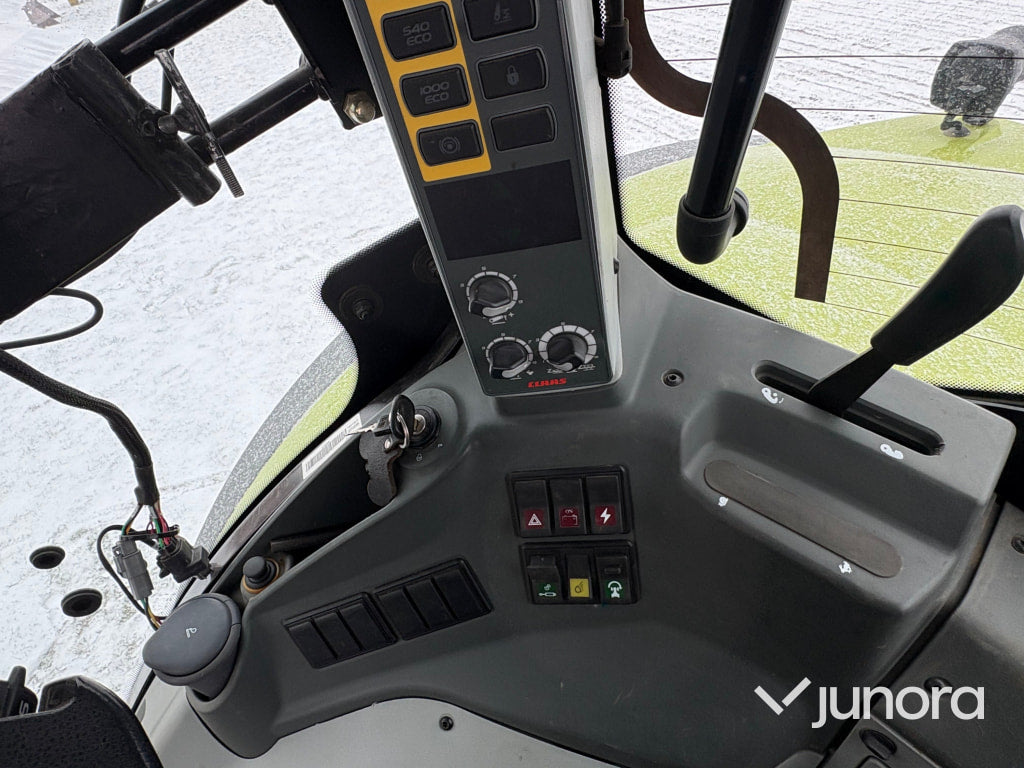 Traktor - Claas, Axion 830