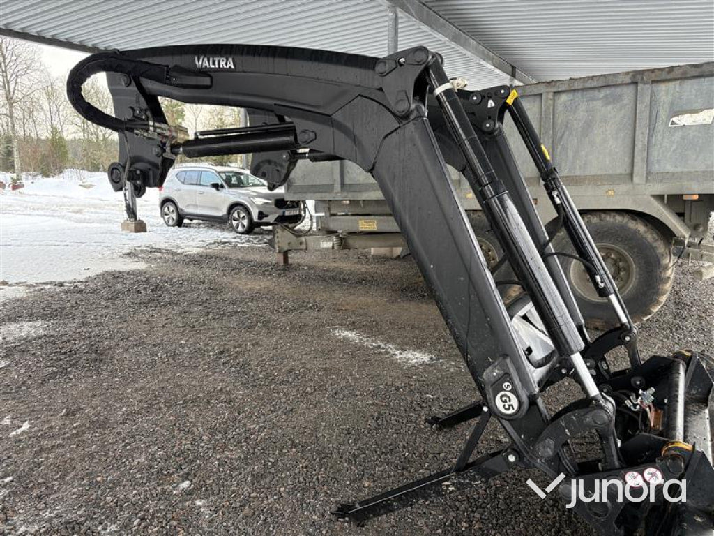 Traktor – Valtra N175 Direct, med twintrac & lastare