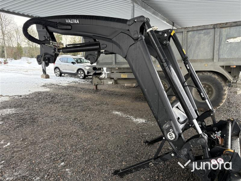 Traktor – Valtra N175 Direct, med twintrac & lastare