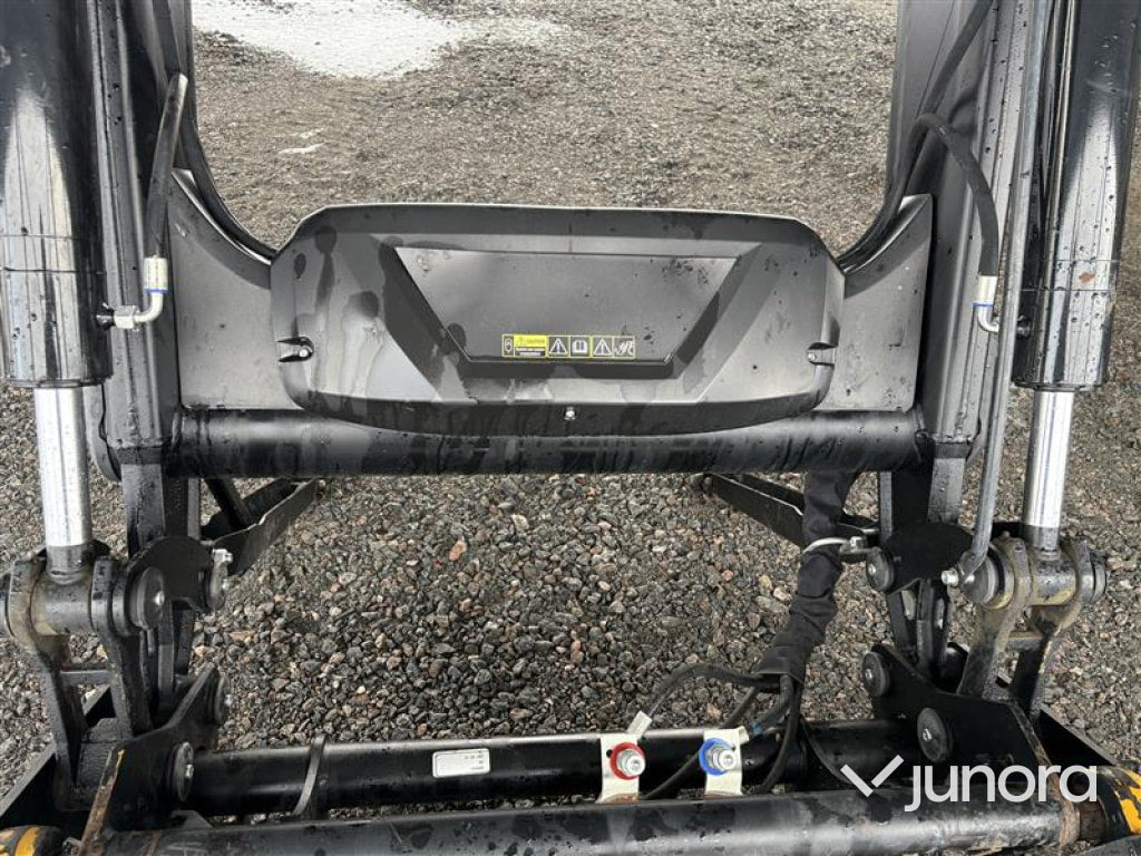 Traktor – Valtra N175 Direct, med twintrac & lastare