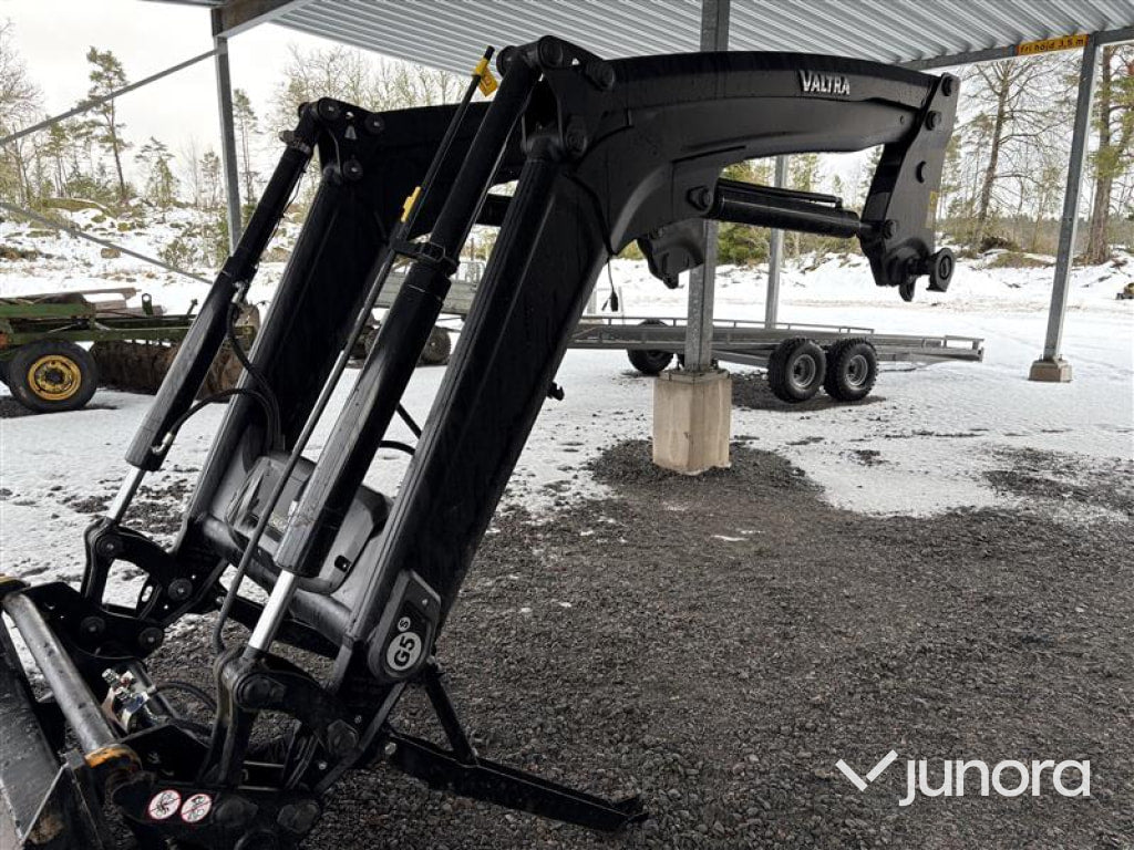 Traktor – Valtra N175 Direct, med twintrac & lastare