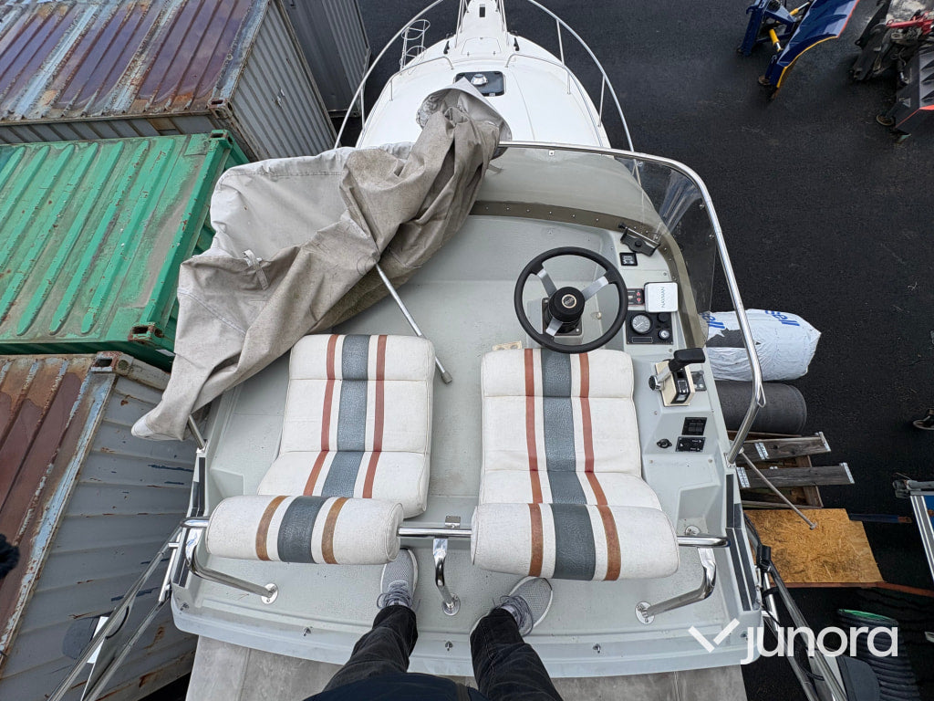 Båt med trailer - Tresfjord, 33 Cabin Cruiser