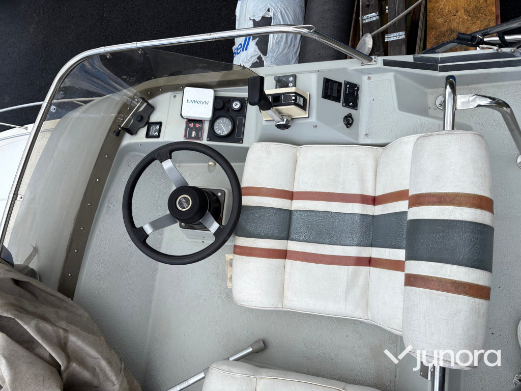 Båt med trailer - Tresfjord, 33 Cabin Cruiser