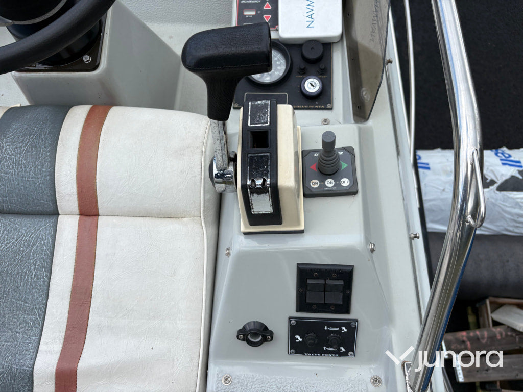 Båt med trailer - Tresfjord, 33 Cabin Cruiser
