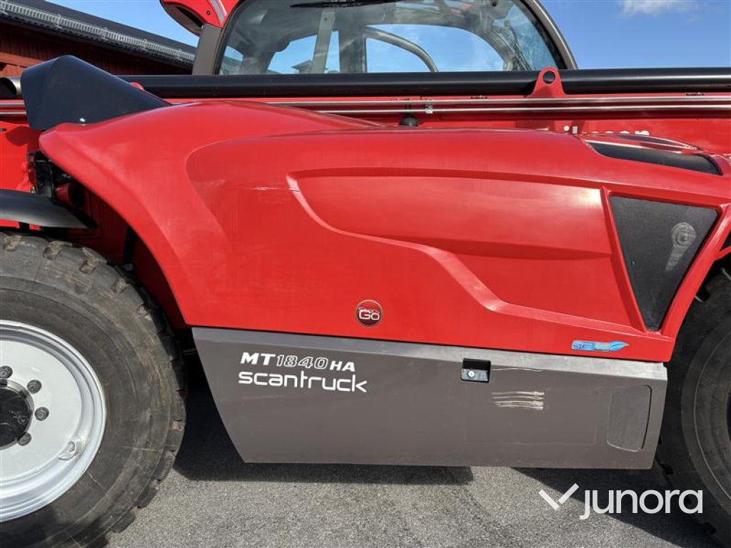 Teleskoplastare MANITOU  MT 1840 HA ST4 - flera tillbehör & redskap