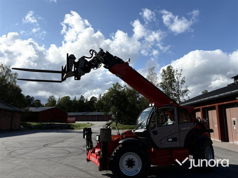 Teleskoplastare MANITOU  MT 1840 HA ST4 - flera tillbehör & redskap