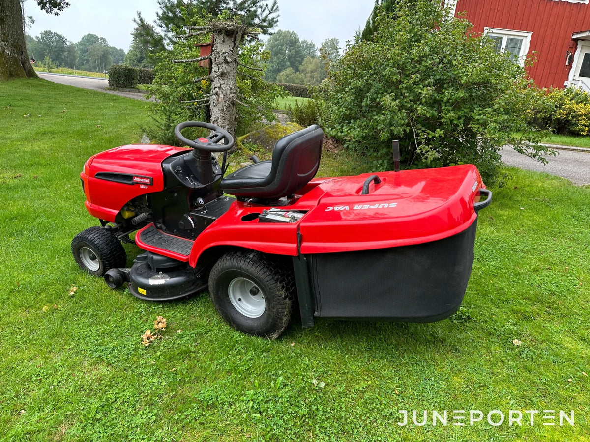 Åkgräsklippare Jonsered LT2217CMA
