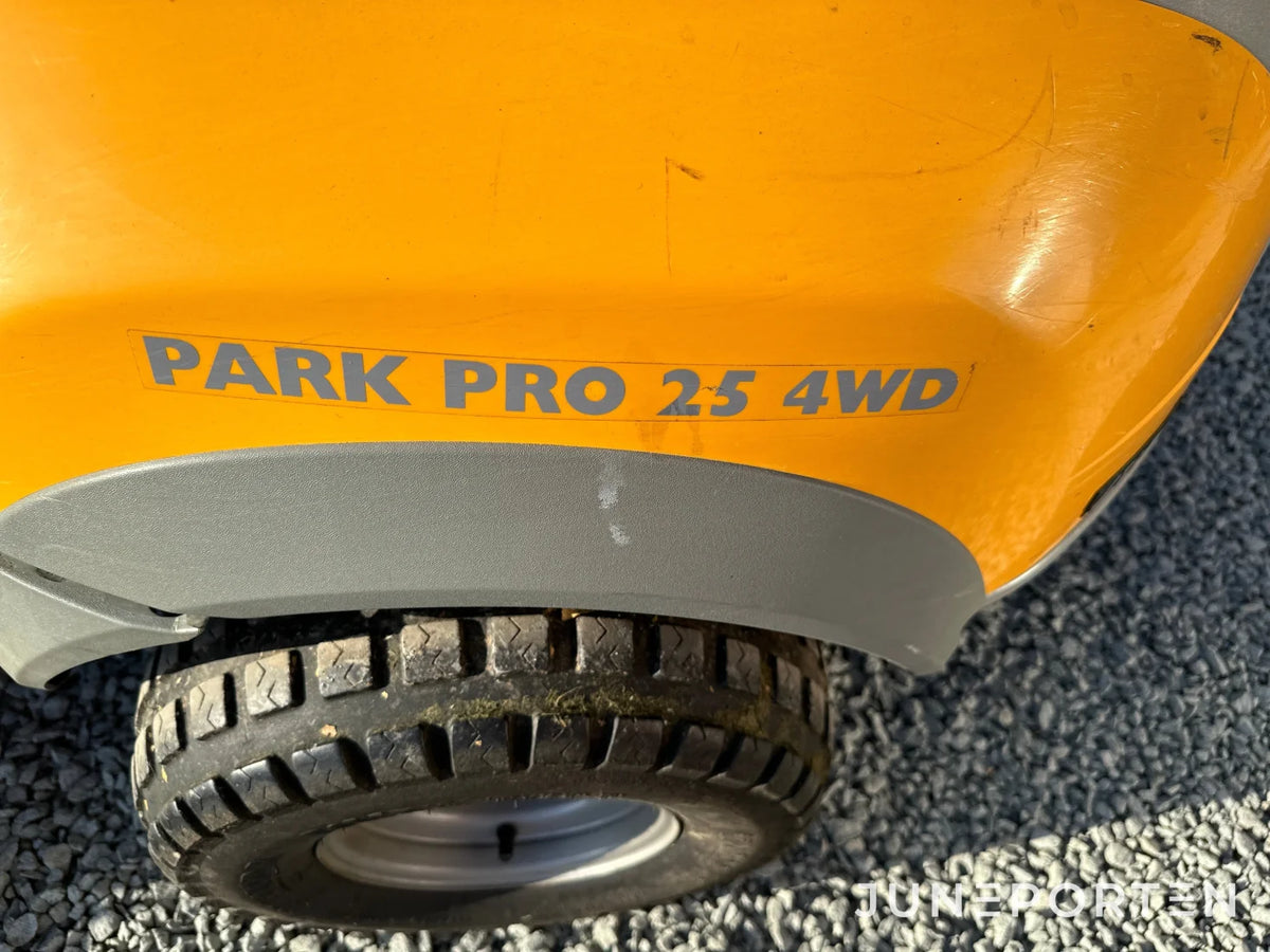 Åkgräsklippare Stiga Park Pro 25 4WD