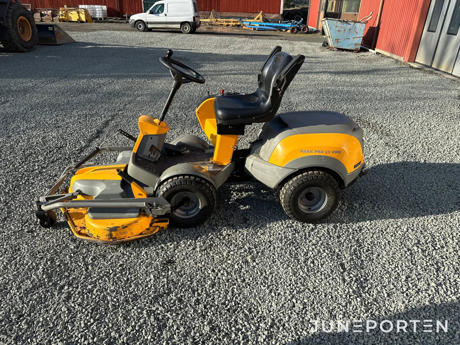 Åkgräsklippare Stiga Park Pro 25 4WD