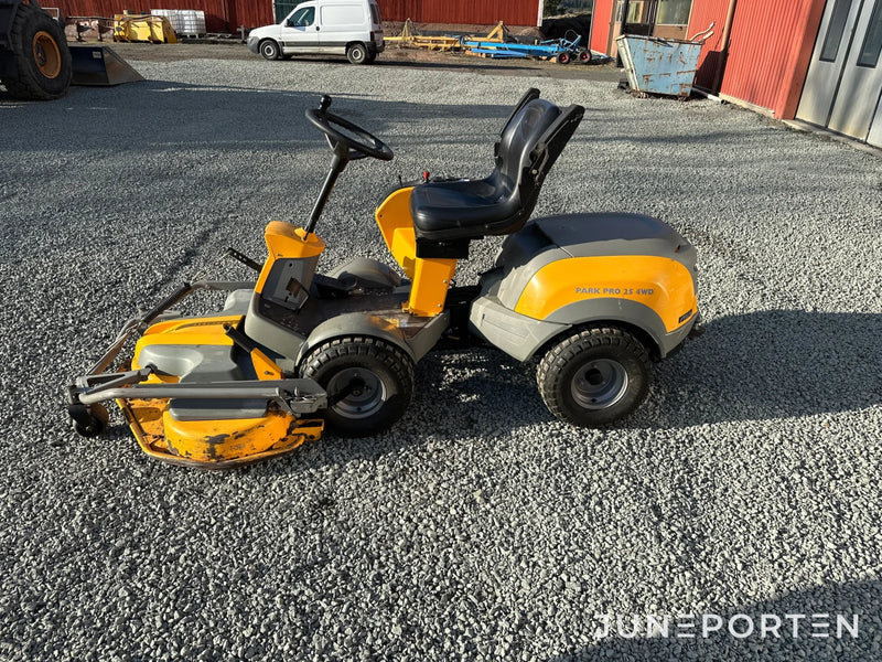 Åkgräsklippare Stiga Park Pro 25 4WD