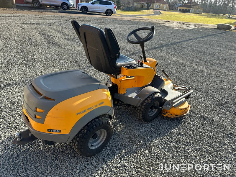 Åkgräsklippare Stiga Park Pro 25 4WD