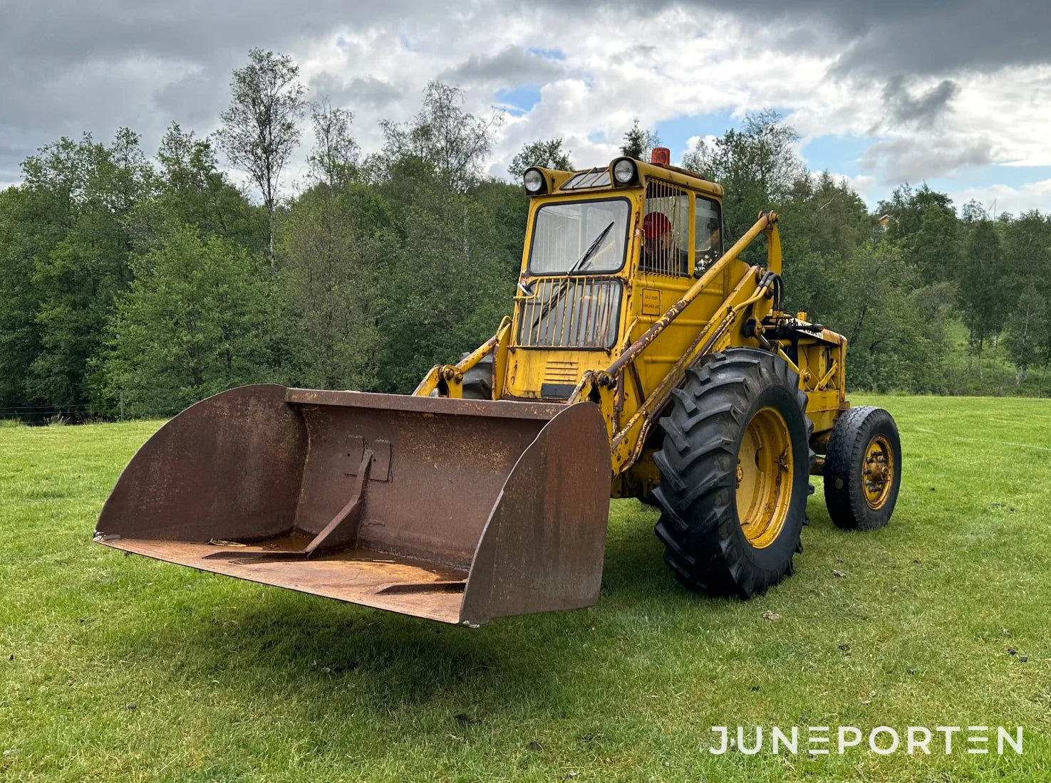 Baklastare Volvo BM 620
