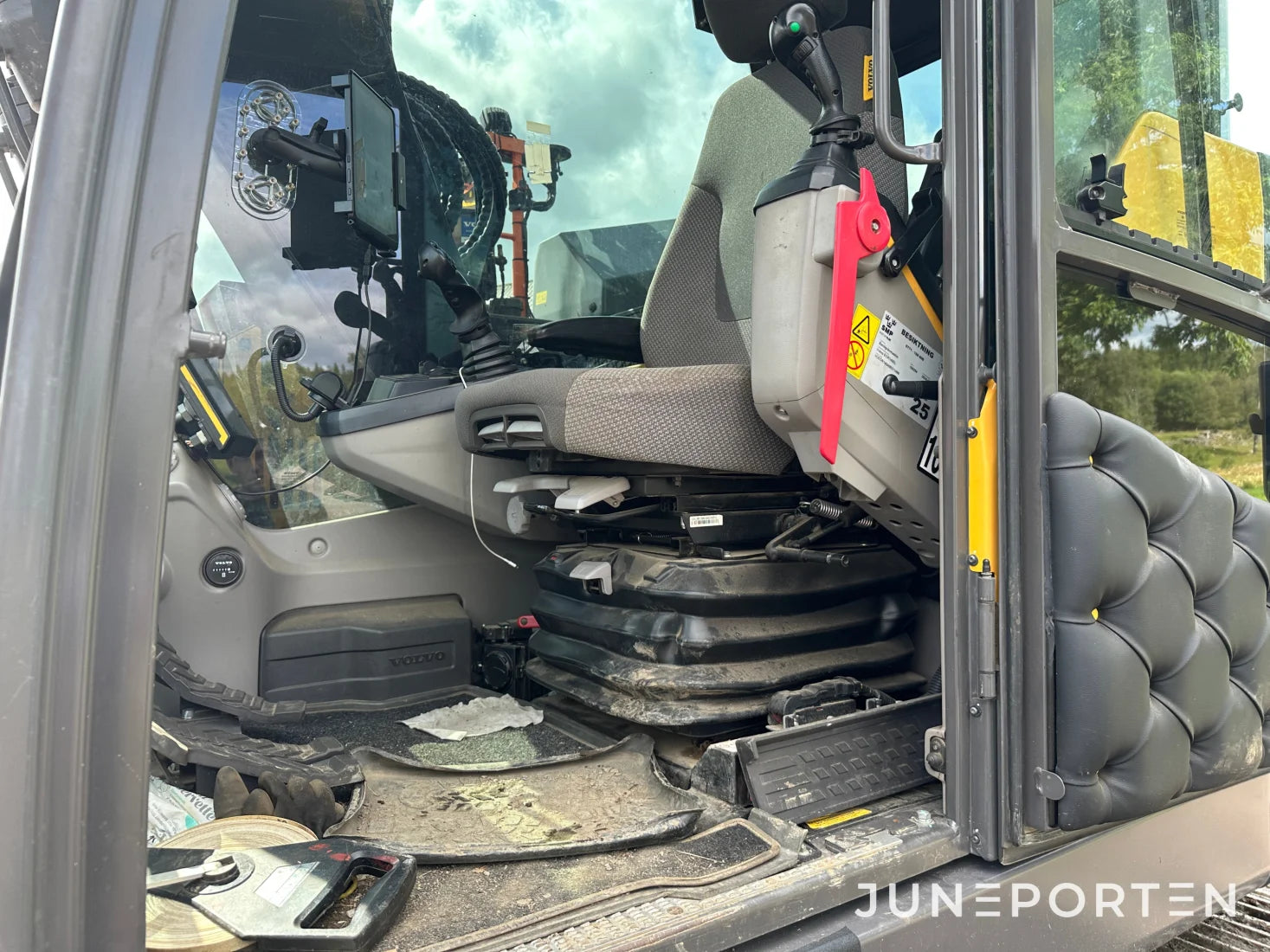 Bandgrävare Volvo ECR 145 EL