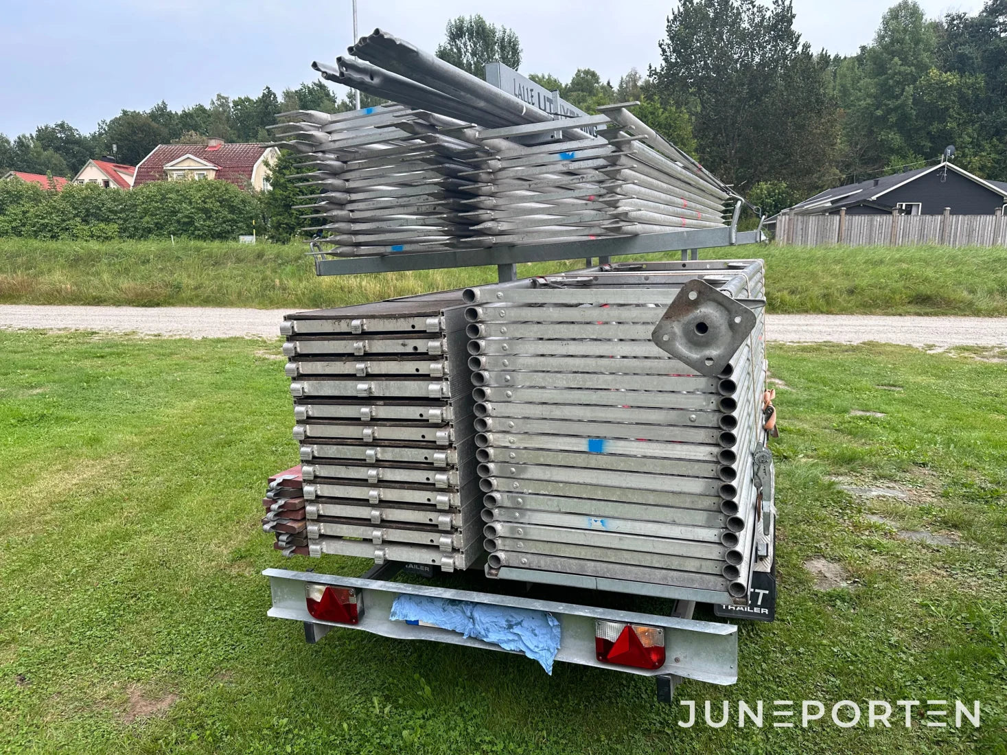 Byggnadsställning med Nordic släpvagn