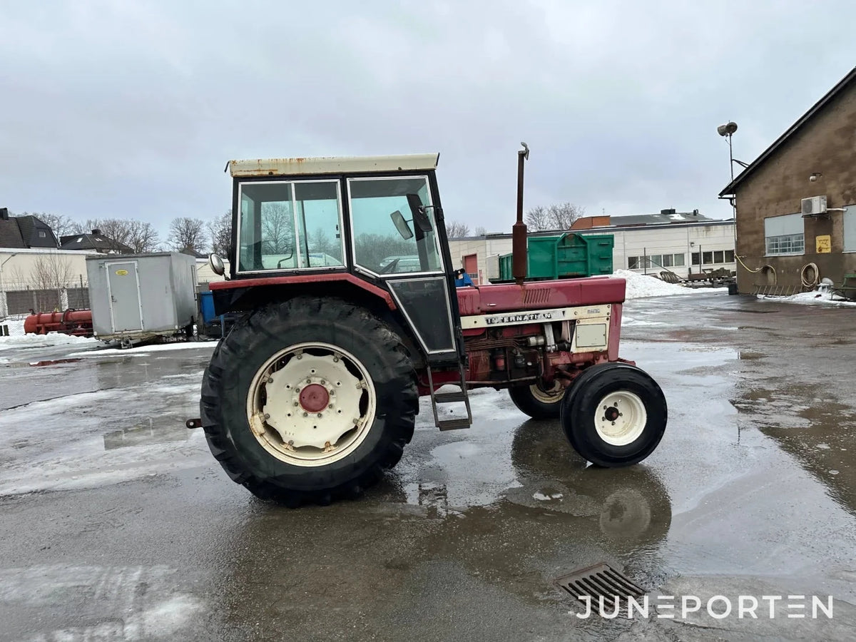 Case IH 844