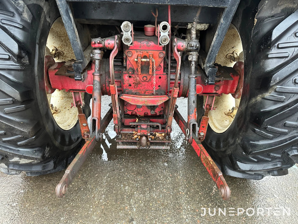 Case IH 844