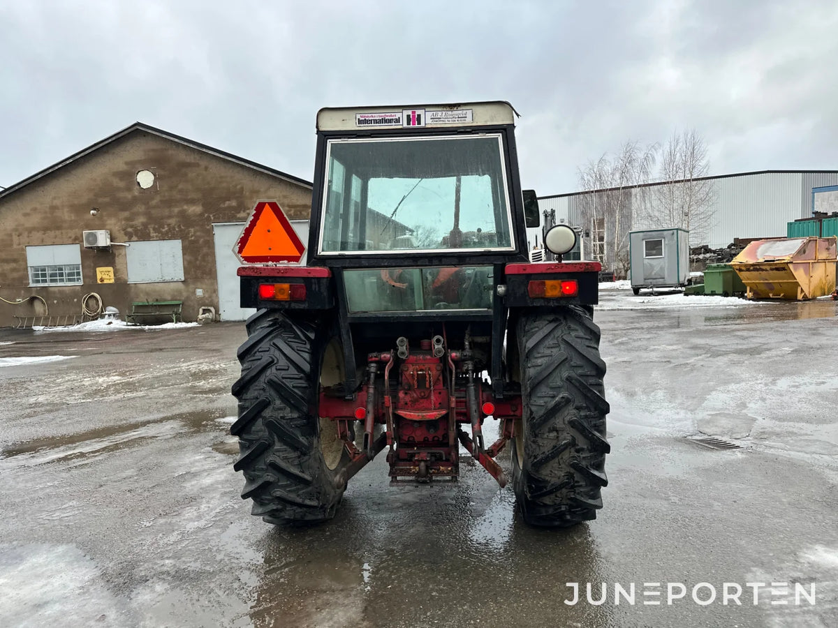 Case IH 844