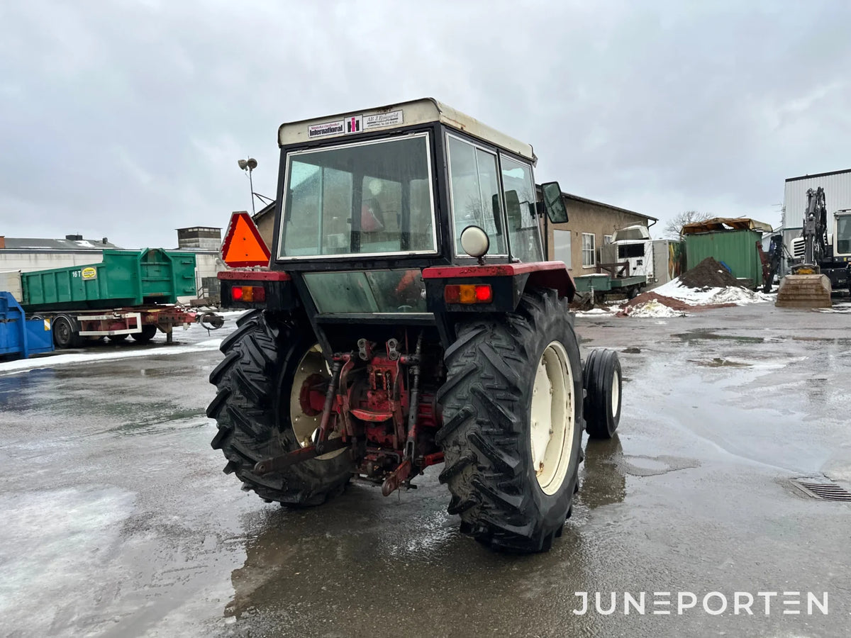 Case IH 844