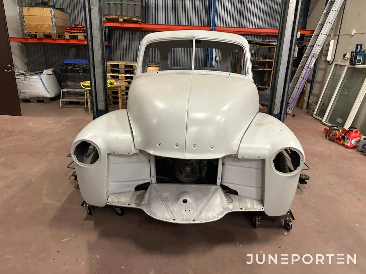 Chevrolet 3100 Five Windows