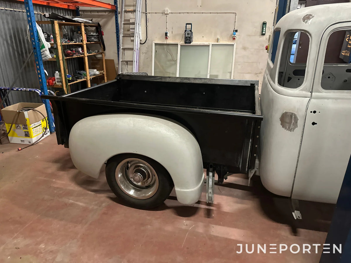 Chevrolet 3100 Five Windows