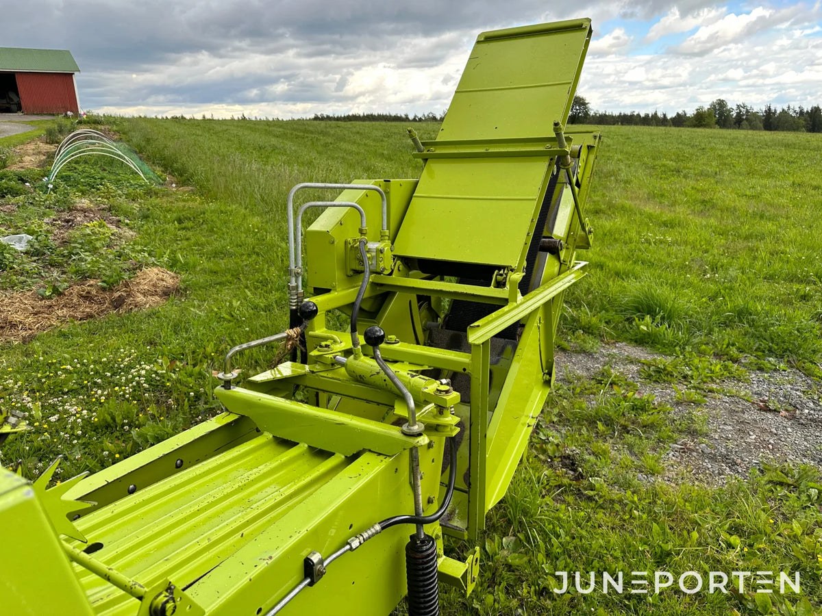 Småbalspress Claas Markant 51 med kastare