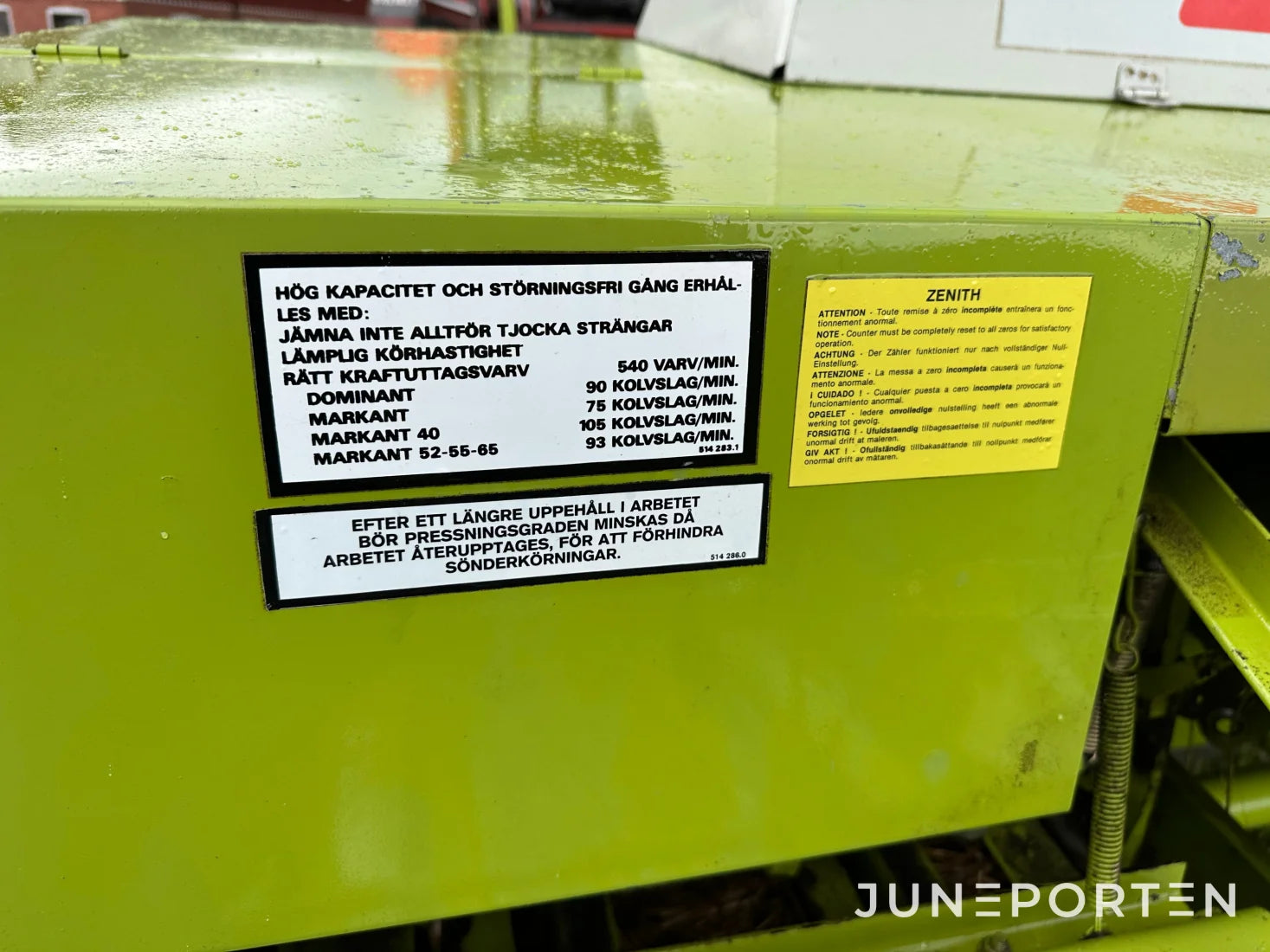 Småbalspress Claas Markant 51 med kastare
