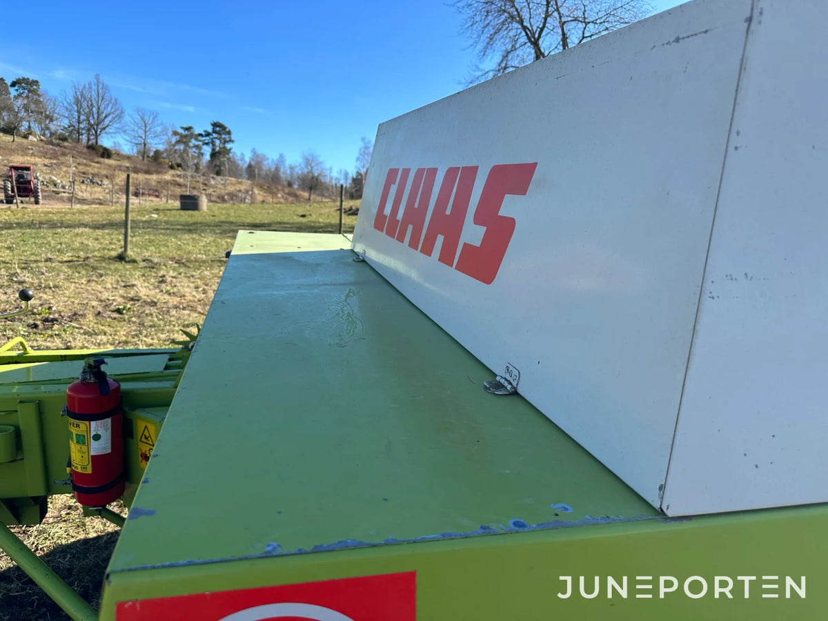 Claas Markant 65 småbalspress med kastare