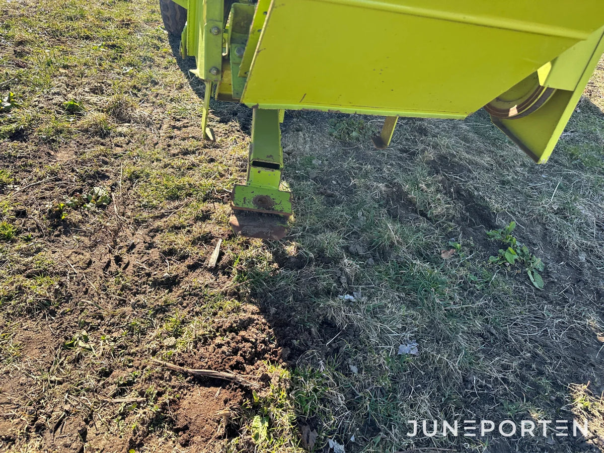 Claas Markant 65 småbalspress med kastare