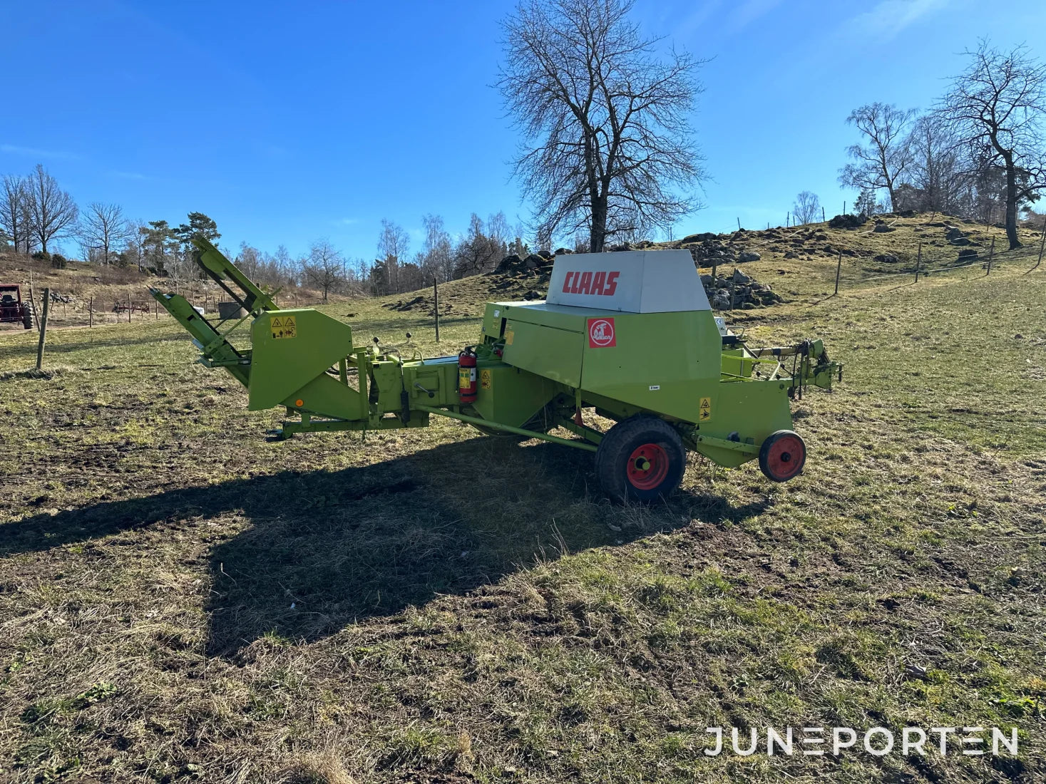 Claas Markant 65 småbalspress med kastare